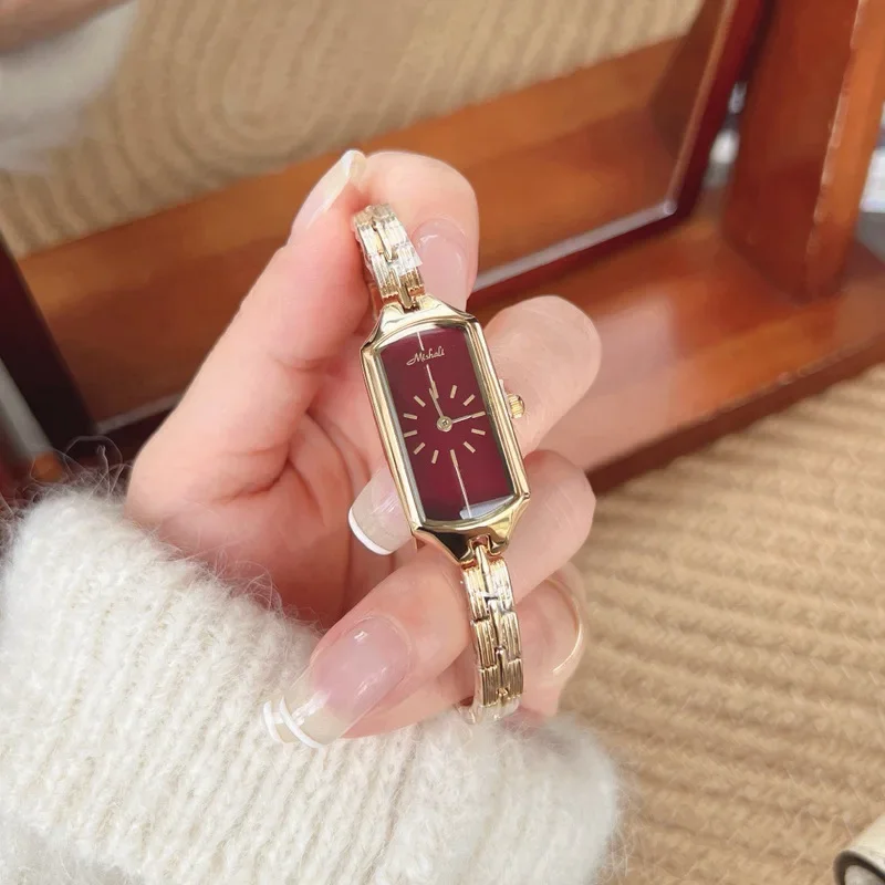 Reloj de Lujo Minimalista para Mujer- Dial Rojo