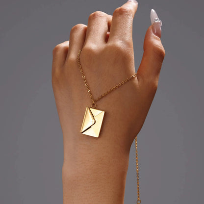 Collar "Carta de Amor" - Mensaje Secreto Grabado (Edición San Valentín)