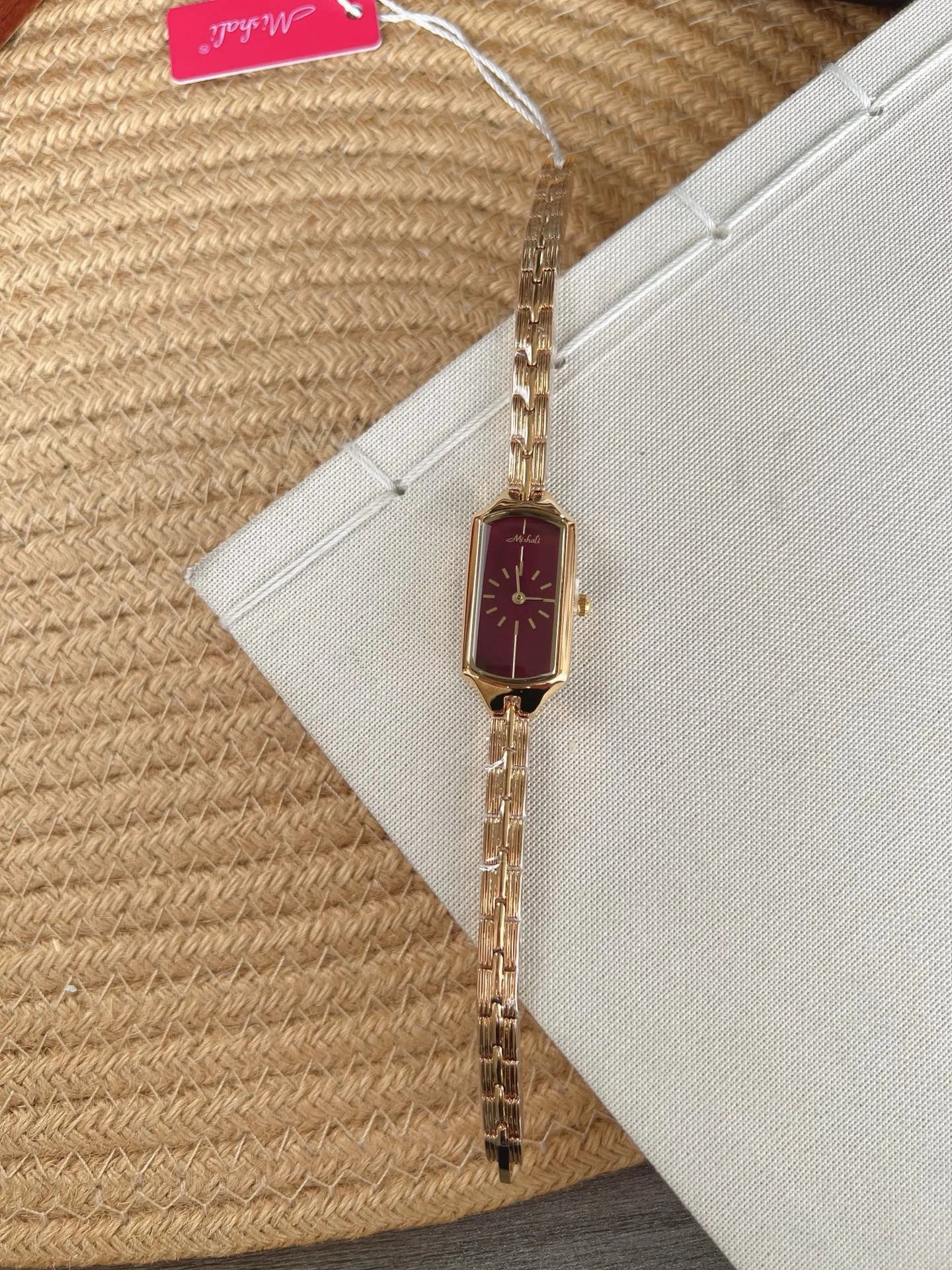 Reloj de Lujo Minimalista para Mujer- Dial Rojo